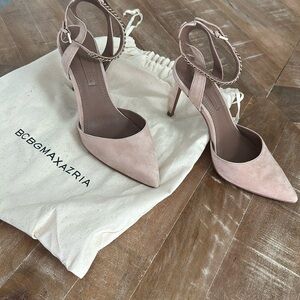 BCBG leather heels with wraparound the ankles with gold chain